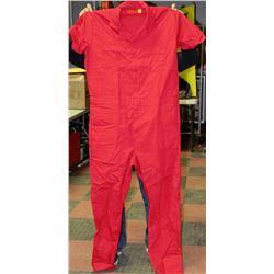 4 PAIRS OF RED COVERALLS SIZE XL