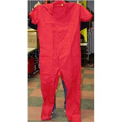 4 PAIRS OF RED COVERALLS SIZE XL
