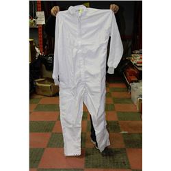 5 PAIRS OF WHITE COVERALLS SIZE L