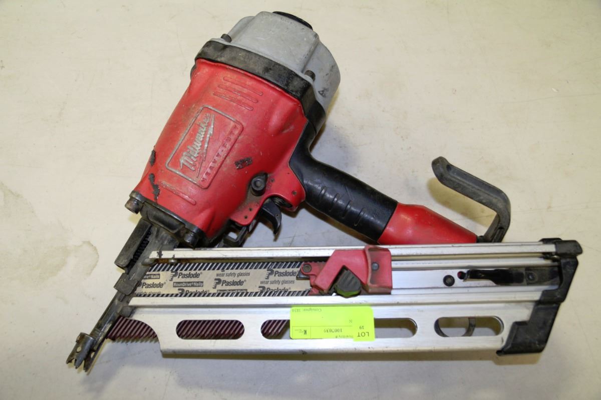 MILWAUKEE NAIL GUN