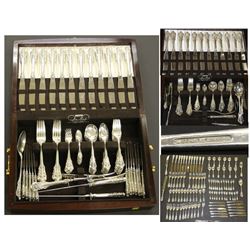 101 PCS STAMPED WALLACE STERLING SILVER CUTLERY SET IN CASE