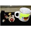 Image 1 : COLLECTOR CUP WITH REPLICA  AND GENUINE USSR PINS