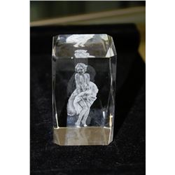 MARILYN MONROE FAMOUS SCENE CRYSTAL HOLOGRAM