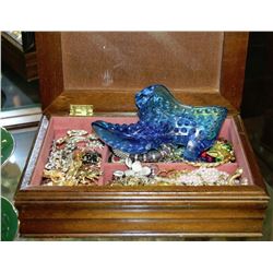 ESTATE JEWELLERY BOX WITH CONTENTS INCLUDES