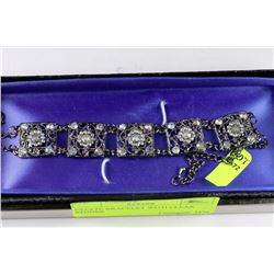ESTATE BRACELET WITH CLEAR STONES