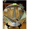 Image 1 : LARGE DECORATIVE PLATE WITH STAND
