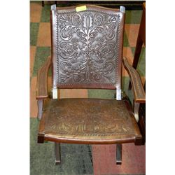 VINTAGE ESTATE LEATHER FOLDING CHAIR