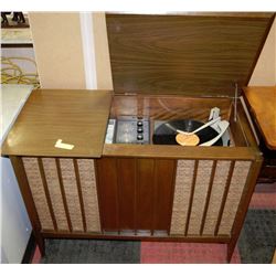 VINTAGE CABINET STEREO WITH CHARLIE RICH RECORD