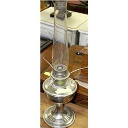 VINTAGE HURRICANE LAMP MISSING ONE SHADE