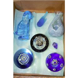 BOX W/7 PIECES OF ART GLASS