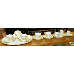 COLLECTION OF ROYAL ALBERT TEA ROSE FINE CHINA