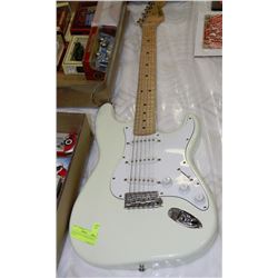 FENDER STRATOCASTER ELECTRIC GUITAR