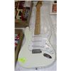 Image 1 : FENDER STRATOCASTER ELECTRIC GUITAR