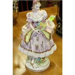 ESTATE CERAMIC LADY FIGURNE