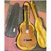 Image 1 : VIOLIN CASE,YOUTH GUITAR AND CASE