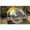 Image 1 : DEWALT SAW