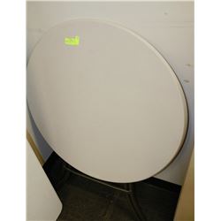LIFETIME CIRCULAR FOLD-UP TABLE - 32 INCH