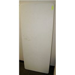 PLASTIC TABLE - LIFETIME