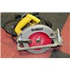 Image 1 : 7 1/4 DEWALT CIRCULAR SAW