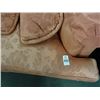 Image 2 : Heritage Kidney Shaped Designer Sofa