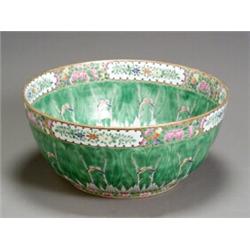 Chinese Export 'Pseudo Cabbage Leaf' Punch Bowl 20th Century The central interior of bow...