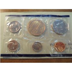 SCARCE 1983 PHILADELPHIA MINT SOUVENIR SET ORIGINAL US MINT PACKAGING, 2015 REDBOOK RETAIL IS $125.0