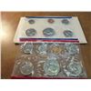 Image 1 : 1981 US MINT SET (UNC) P/D/S (WITH ENVELOPE) THIS IS AN OFFICIAL US PACKAGED P/D/S SET, IT DOES NOT 