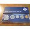 Image 2 : 1967 US SPECIAL MINT SET WITH BOX 40% SILVER JOHN F. KENNEDY HALF DOLLAR