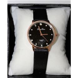 NEW WOMENS QUARTZ WATCH