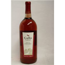 1.5L BOTTLE OF GALLO FAMILY WHITE ZINFANDEL ROSE