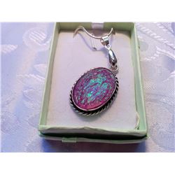 HAND SET TRIPLET OPAL PENDANT ON CHAIN