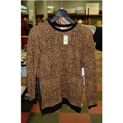 WEST 49 SWEATER SIZE S