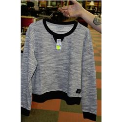 WEST 49 SWEATER SIZE M