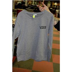 WEST 49 SWEATER SIZE M