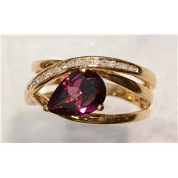 #32-10K GOLD GARNET & DIAMOND (0.15CT) RING
