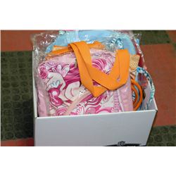 BOX OF ASSORTED SIZES ANIMATED TOTES