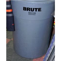 RUBBERMAID BRUTE 44 GALLON GARBAGE BIN WITH WHEELS