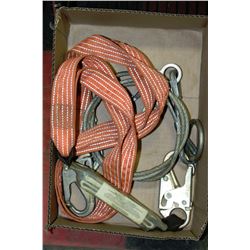 BOX W/DUAL STRAP SAFETY LANYARD AND