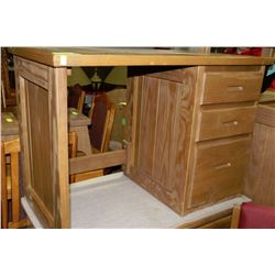 NEW BRINDLE FINISH STUDENT DESK RETAIL $589.00
