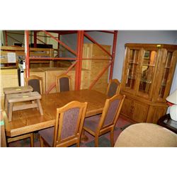 OAK TABLE WITH 6 CHAIRS BUFFET AND HUTCH