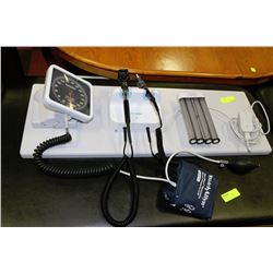 NEW WELCH ALLYN DOCTORS BLOOD PRESSURE MONITOR W/