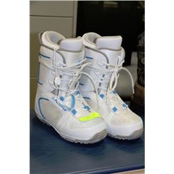 FIREFLY LADIES SNOWBOARD BOOTS SIZE 8
