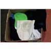Image 1 : BOX W/ 15 TOQUES INCL. OILERS & BUD
