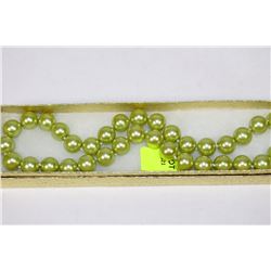 SEASHELL PEARL NECKLACE - PERIDOT COLOUR