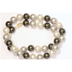 14K GOLD CLASP BLACK & WHITE SHELL PEARL NECKLACE