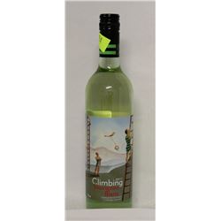 BOTTLE OF CLIMBING SAUVIGNON BLANC X2