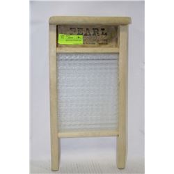 VINTAGE MINI PEARL WASHBOARD