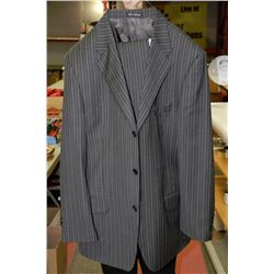 MADE IN CANADA  BELLISSIMO PINSTRIPE SUIT - SIZE 5