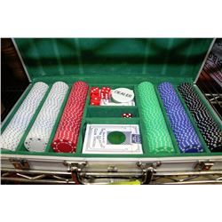 POKER SET IN SILVER CASE