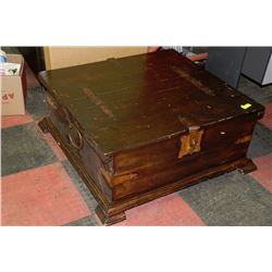 WOOD TRUNK STYLE COFFEE TABLE